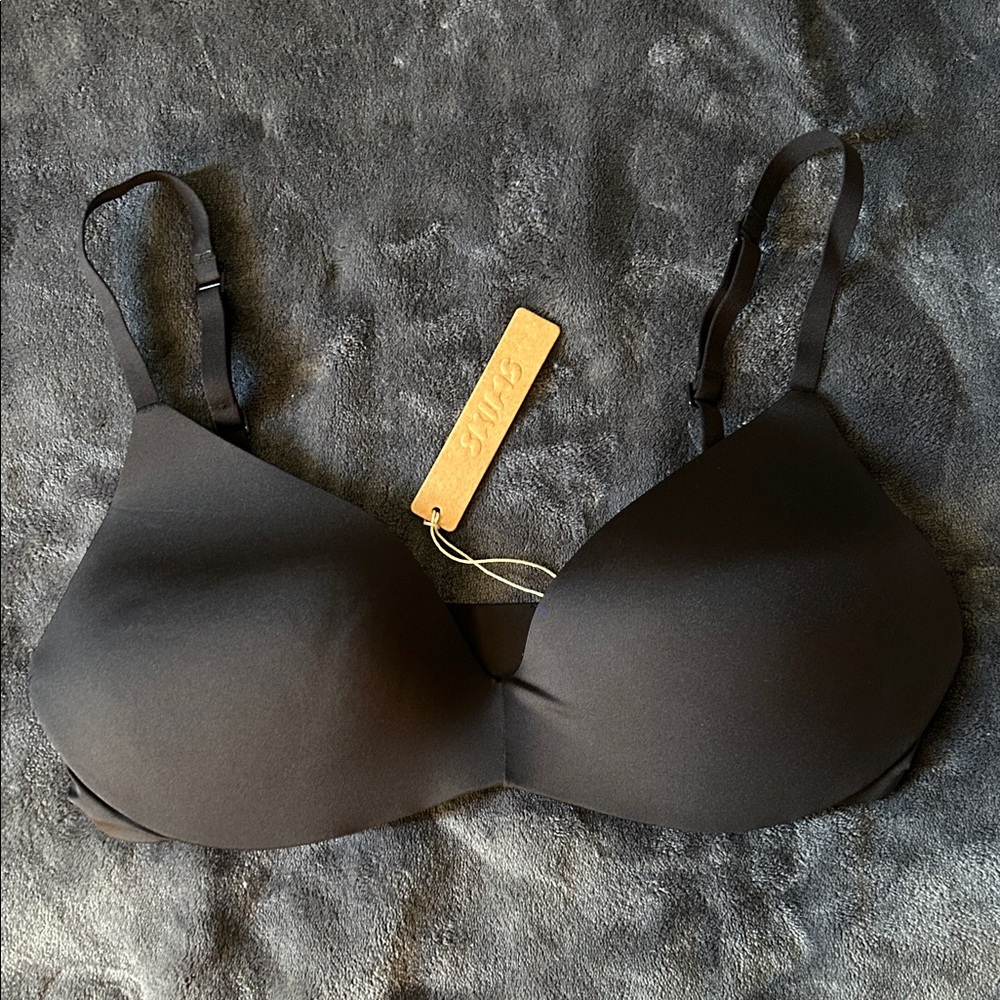 SKIMS Black Smooth Wireless T-Shirt Bra
